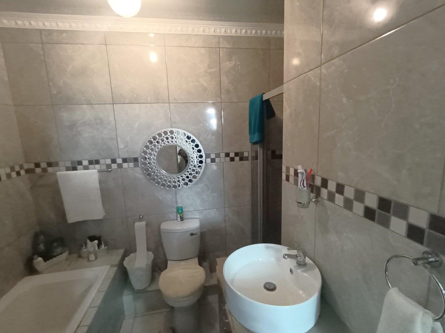 4 Bedroom Property for Sale in Vista Park Free State